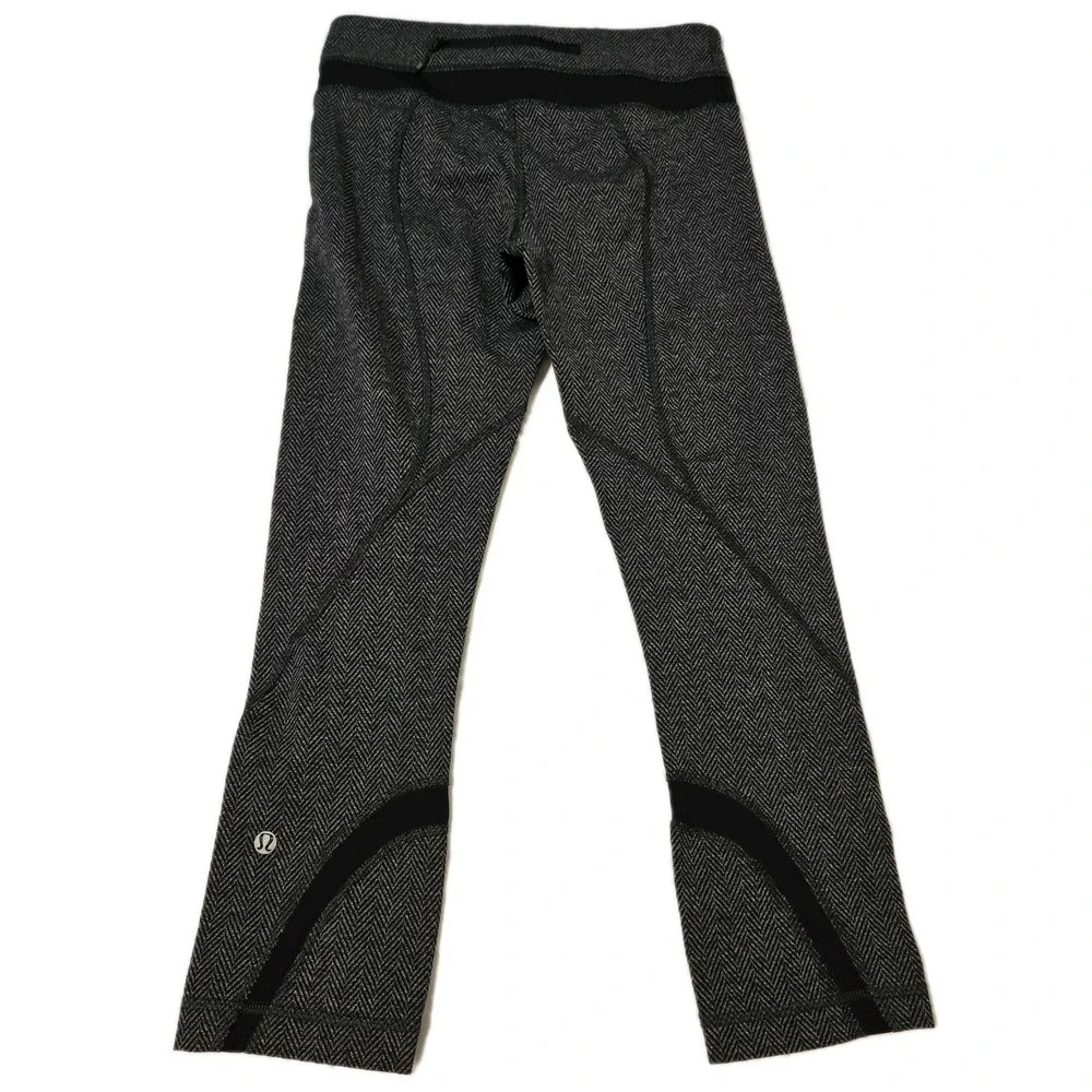 Lululemon Run: Inspire Crop II Luxtreme Crop Leggings Herringbone Pattern Size 4